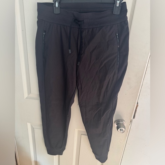 Athleta 8 Petite Headlands Hybrid Trek Mid Rise Jogger Pants Black NEW! #486183 - Picture 6 of 16